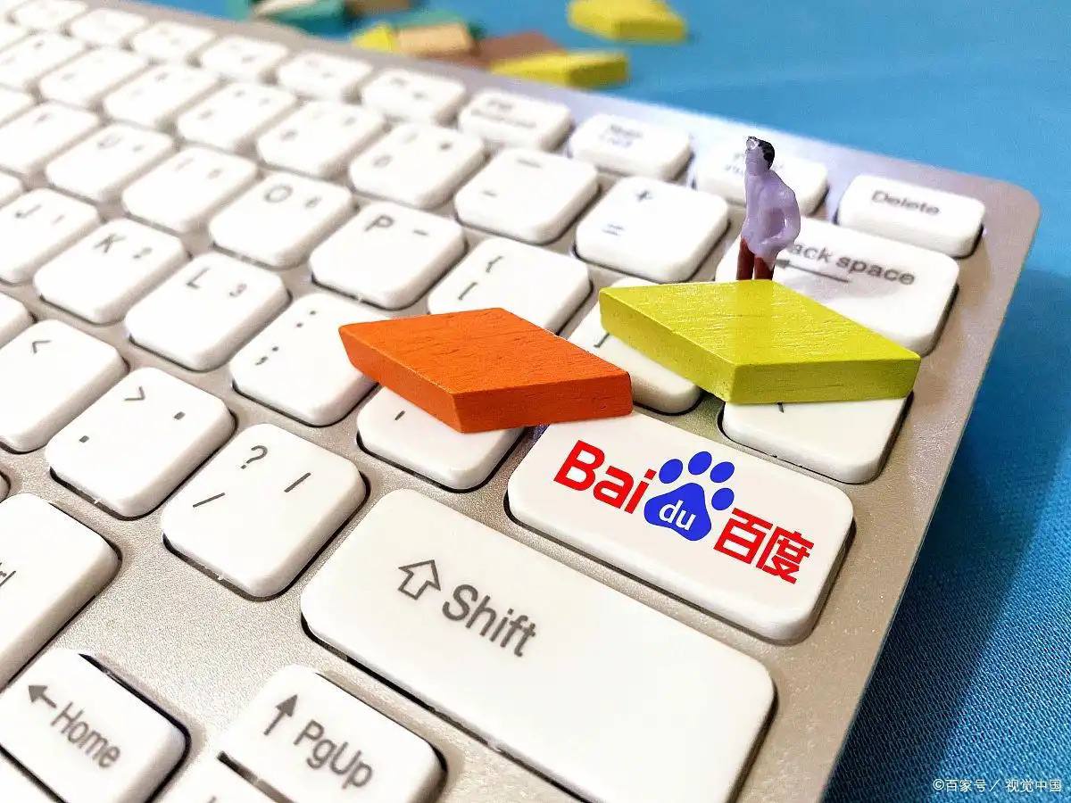 红龙poker下载地址普通女生苦练化妆技术的下场